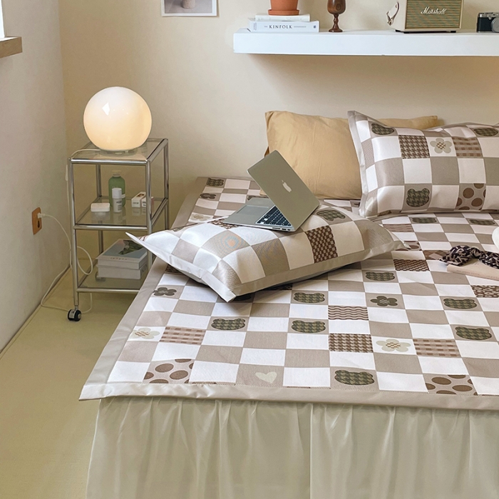 91家纺网 家纺一手货源 找家纺 昔可 2022新款900D数码印花冰藤养生席 棋盘熊