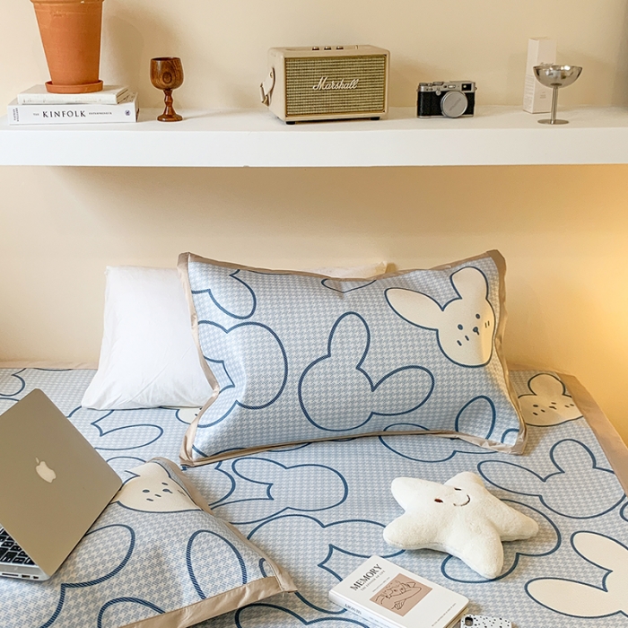 91家纺网 家纺一手货源 找家纺 昔可 2022新款900D数码印花冰藤养生席 千鸟格兔