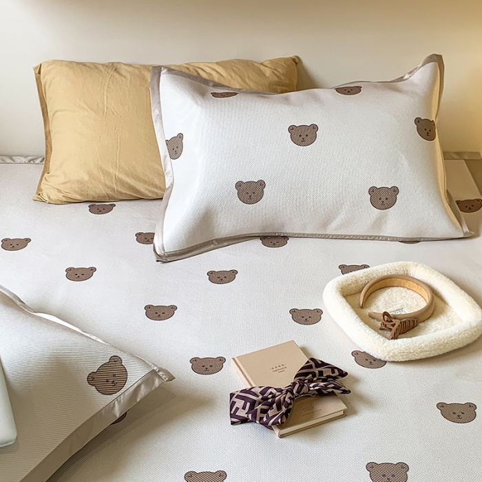 91家纺网 家纺一手货源 找家纺 昔可 2022新款900D数码印花冰藤养生席 小小熊头