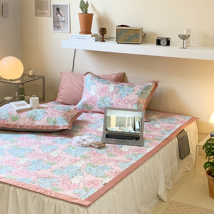 91家纺网 家纺一手货源 找家纺 昔可 2022新款900D数码印花冰藤养生席 樱花兔