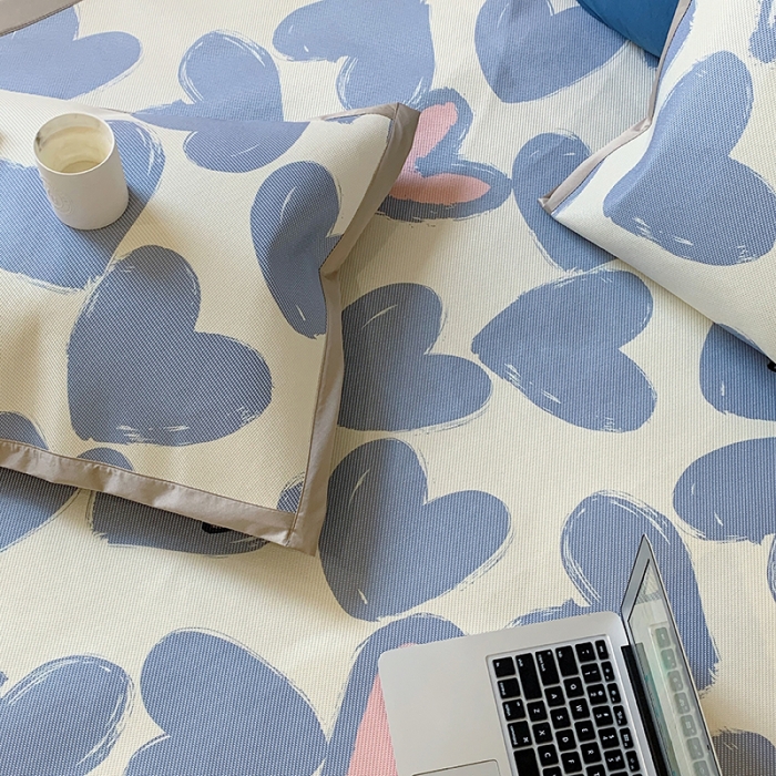 91家纺网 家纺一手货源 找家纺 昔可 2022新款900D数码印花冰藤养生席 撞色爱心蓝