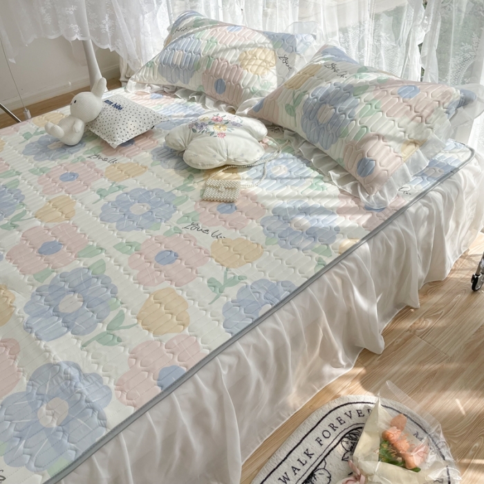 91家纺网 家纺一手货源 找家纺 慕尚 2022新款凉感丝床裙款乳胶凉席 初见