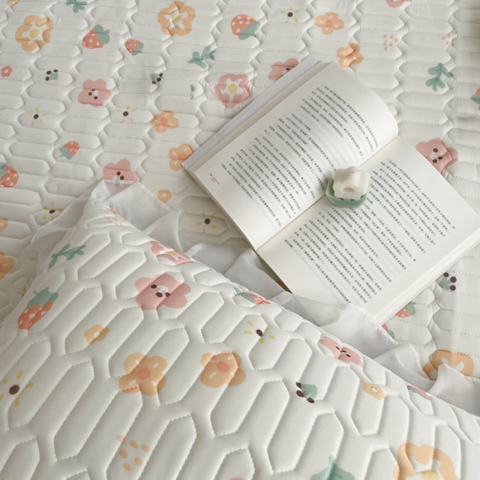 91家纺网 家纺一手货源 找家纺 慕尚 2022新款凉感丝床裙款乳胶凉席 玛奇朵