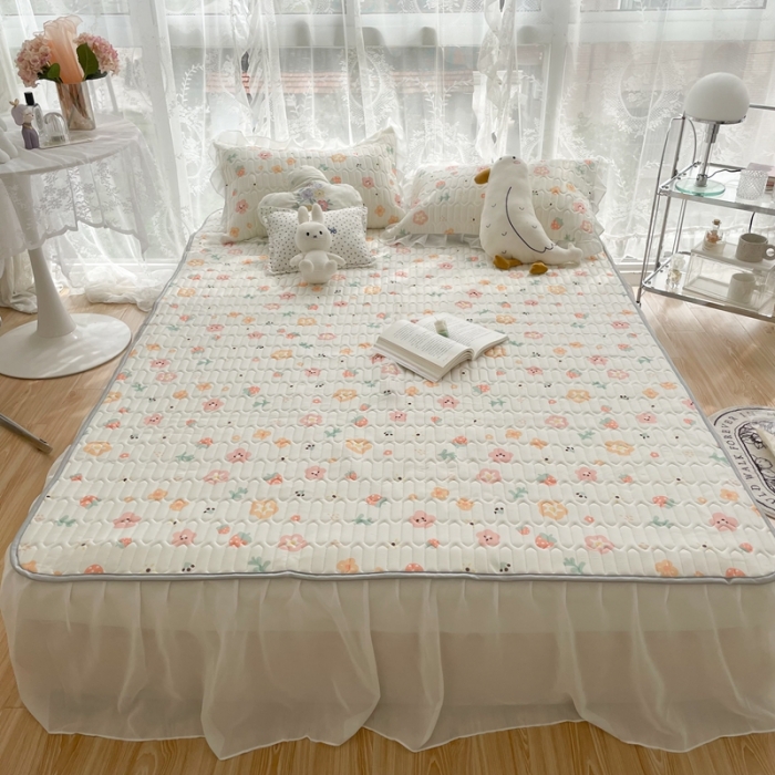 91家纺网 家纺一手货源 找家纺 慕尚 2022新款凉感丝床裙款乳胶凉席 玛奇朵