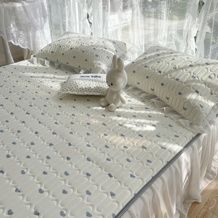 91家纺网 家纺一手货源 找家纺 慕尚 2022新款凉感丝床裙款乳胶凉席 浓浓爱