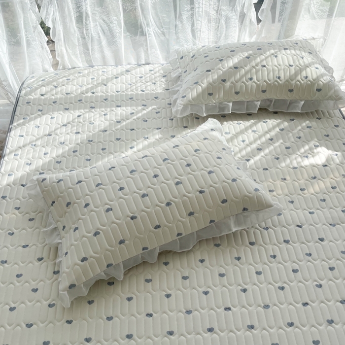 91家纺网 家纺一手货源 找家纺 慕尚 2022新款凉感丝床裙款乳胶凉席 浓浓爱