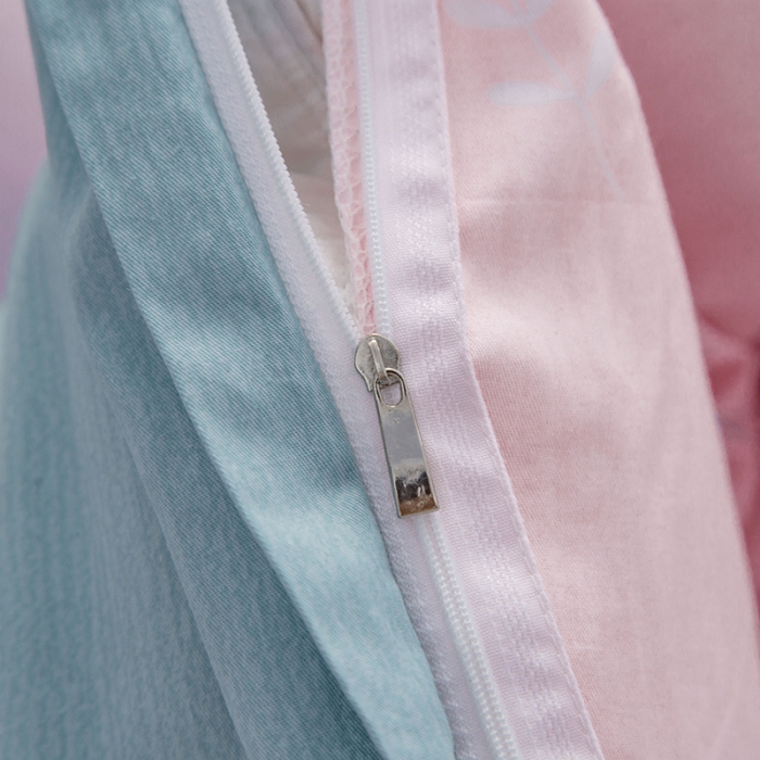 91家纺网 家纺一手货源 找家纺 爱妮玖玖 2025新款 夏风系列 全棉印花夹棉花边枕套