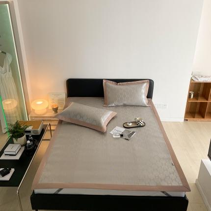 91家纺网 家纺一手货源 找家纺 昔可 2022新款900D水洗提花养生凉席 轻奢H-咖