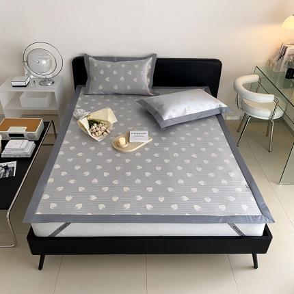 91家纺网 家纺一手货源 找家纺 昔可 2022新款900D水洗提花养生凉席 日系草莓