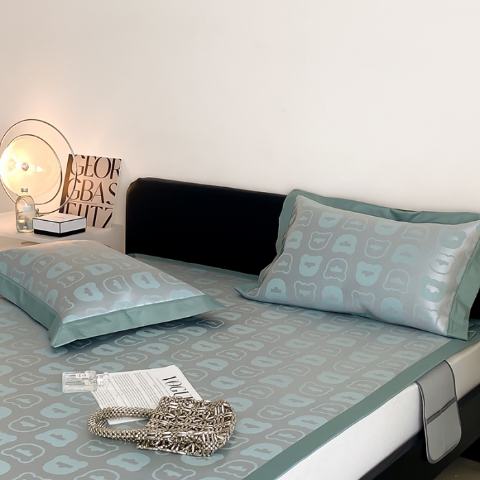 91家纺网 家纺一手货源 找家纺 昔可 2022新款900D水洗提花养生凉席 酷酷熊-绿