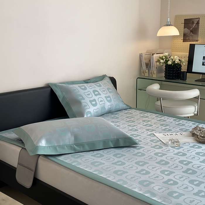 91家纺网 家纺一手货源 找家纺 昔可 2022新款900D水洗提花养生凉席 酷酷熊-绿