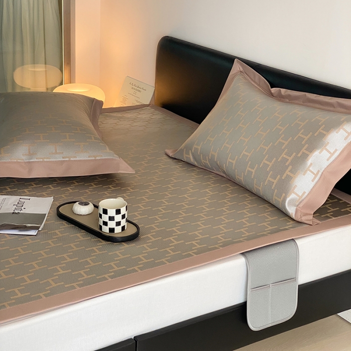 91家纺网 家纺一手货源 找家纺 昔可 2022新款900D水洗提花养生凉席 轻奢H-咖