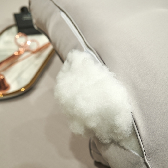 91家纺网 家纺一手货源 找家纺 赛格时代家居 豆本牵引羽丝绒枕 -半绣 枕芯