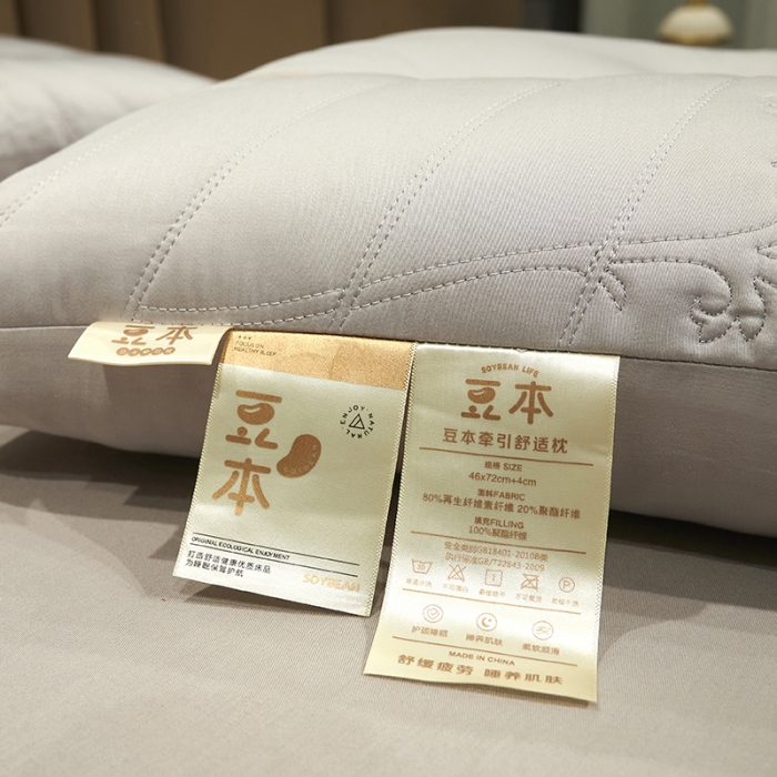 91家纺网 家纺一手货源 找家纺 赛格时代家居 豆本牵引羽丝绒枕 -半绣 枕芯