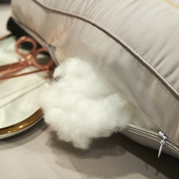 91家纺网 家纺一手货源 找家纺 赛格时代家居 豆本牵引羽丝绒枕 -满绣 枕芯