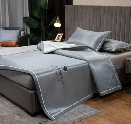 91家纺网 家纺一手货源 找家纺 印季家纺 2023新款1200D加厚肌理纹绣花碳光席 灰色