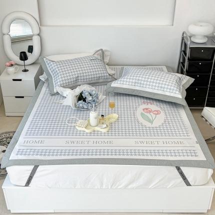 91家纺网 家纺一手货源 找家纺 昔可 2022新款大版数码水洗冰沐丝凉席 千鸟格郁金香