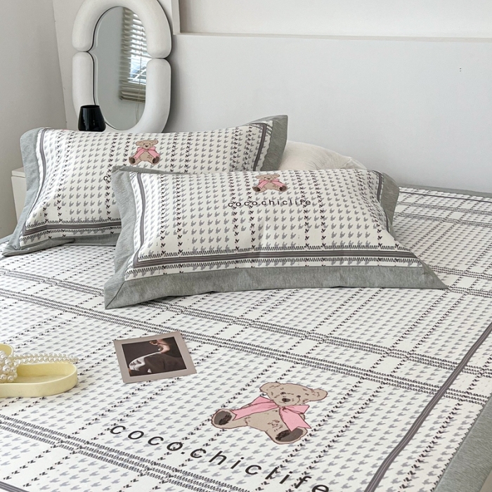 91家纺网 家纺一手货源 找家纺 昔可 2022新款大版数码水洗冰沐丝凉席 可可熊蓝