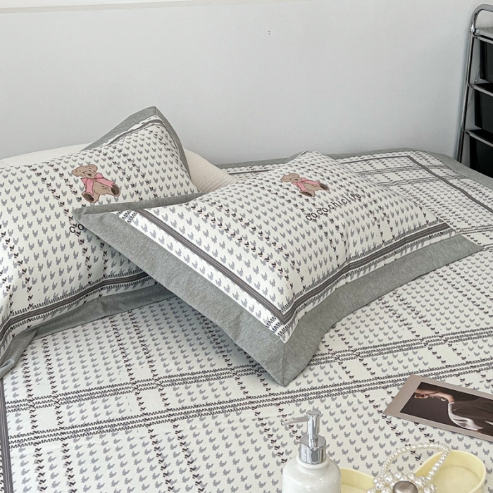 91家纺网 家纺一手货源 找家纺 昔可 2022新款大版数码水洗冰沐丝凉席 可可熊蓝