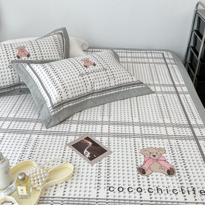 91家纺网 家纺一手货源 找家纺 昔可 2022新款大版数码水洗冰沐丝凉席 可可熊蓝