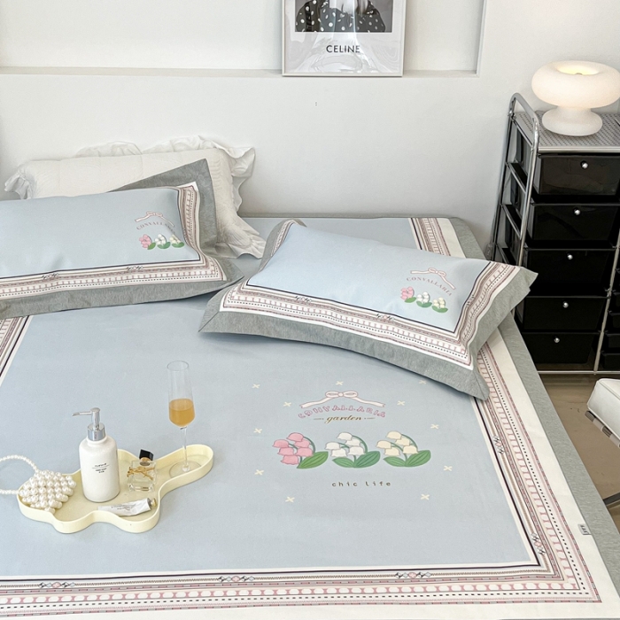 91家纺网 家纺一手货源 找家纺 昔可 2022新款大版数码水洗冰沐丝凉席 铃兰季节蓝