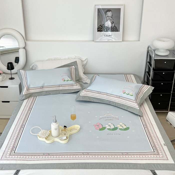 91家纺网 家纺一手货源 找家纺 昔可 2022新款大版数码水洗冰沐丝凉席 铃兰季节蓝