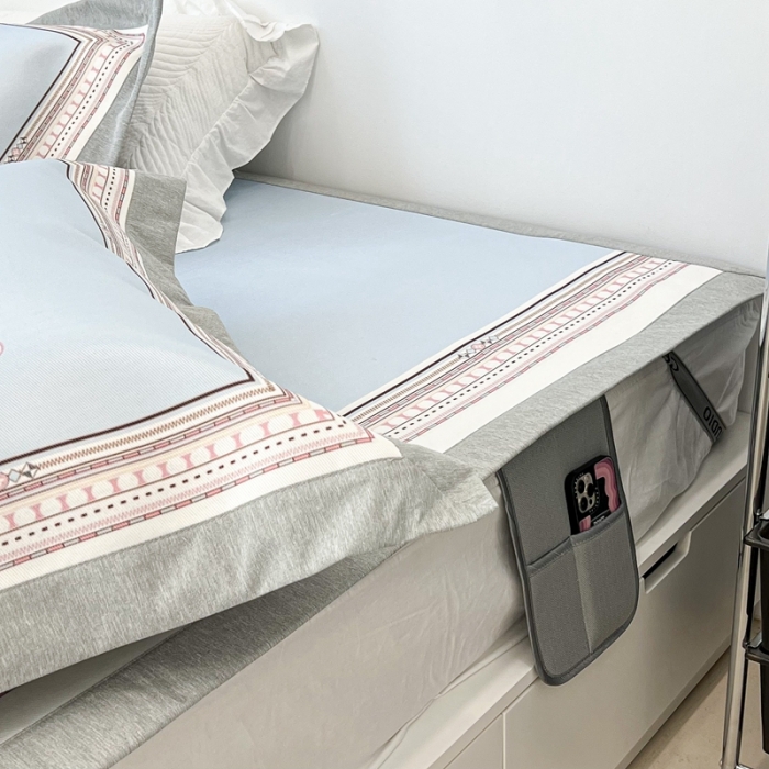 91家纺网 家纺一手货源 找家纺 昔可 2022新款大版数码水洗冰沐丝凉席 铃兰季节蓝