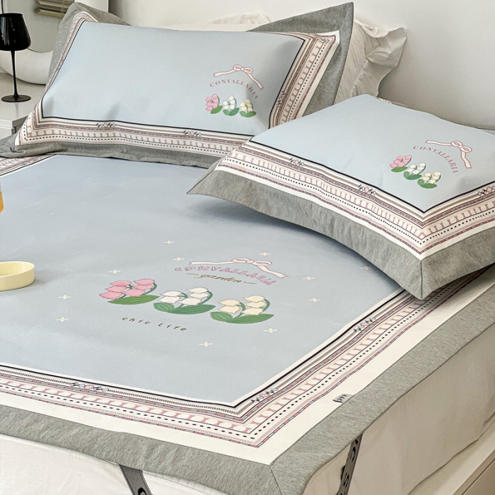 91家纺网 家纺一手货源 找家纺 昔可 2022新款大版数码水洗冰沐丝凉席 铃兰季节蓝