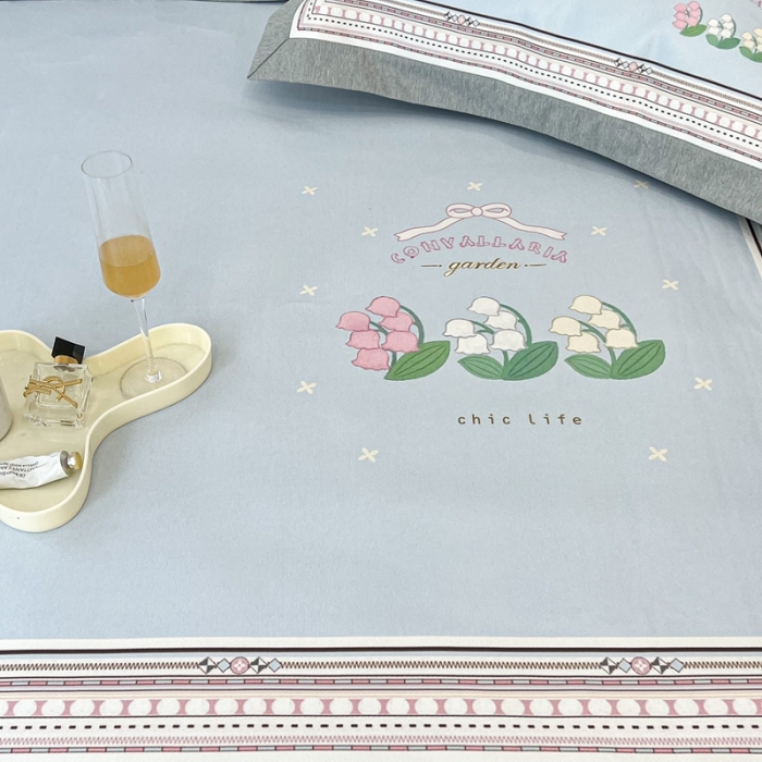 91家纺网 家纺一手货源 找家纺 昔可 2022新款大版数码水洗冰沐丝凉席 铃兰季节蓝