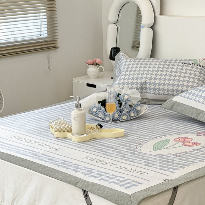 91家纺网 家纺一手货源 找家纺 昔可 2022新款大版数码水洗冰沐丝凉席 千鸟格郁金香