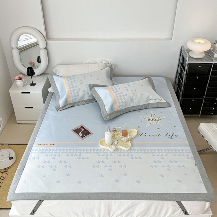 91家纺网 家纺一手货源 找家纺 昔可 2022新款大版数码水洗冰沐丝凉席 星光闪闪蓝