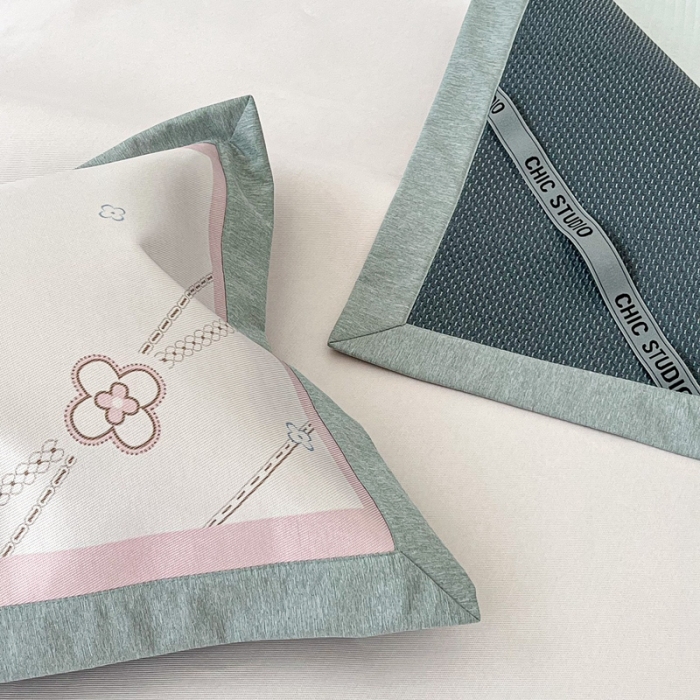 91家纺网 家纺一手货源 找家纺 昔可 2022新款大版数码水洗冰沐丝凉席 幸运花链粉