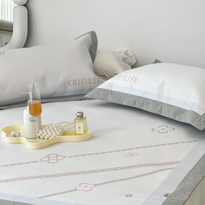 91家纺网 家纺一手货源 找家纺 昔可 2022新款大版数码水洗冰沐丝凉席 幸运花链蓝