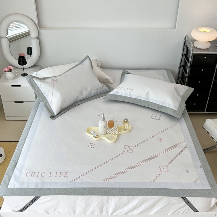 91家纺网 家纺一手货源 找家纺 昔可 2022新款大版数码水洗冰沐丝凉席 幸运花链蓝