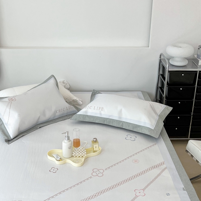 91家纺网 家纺一手货源 找家纺 昔可 2022新款大版数码水洗冰沐丝凉席 幸运花链蓝