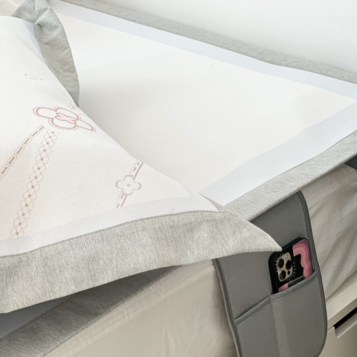 91家纺网 家纺一手货源 找家纺 昔可 2022新款大版数码水洗冰沐丝凉席 幸运花链蓝