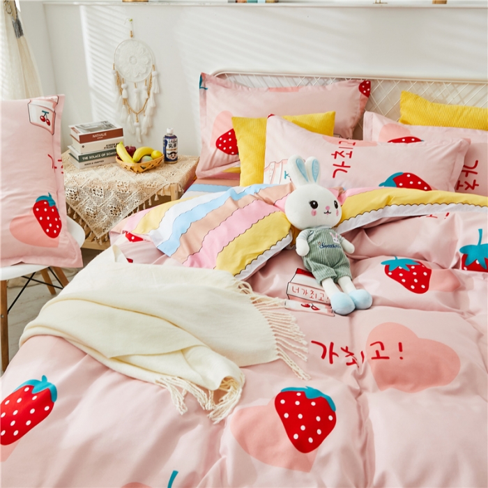 91家纺网 家纺一手货源 找家纺 曼璐家纺 2025新款芦荟棉床单款四件套 草莓心