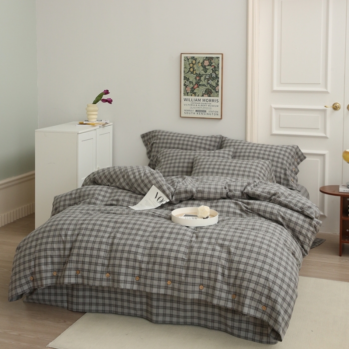 91家纺网 家纺一手货源 找家纺 榻尚家居 2023新款经典田园格子色织水洗棉四件套系列 自由（深灰格）