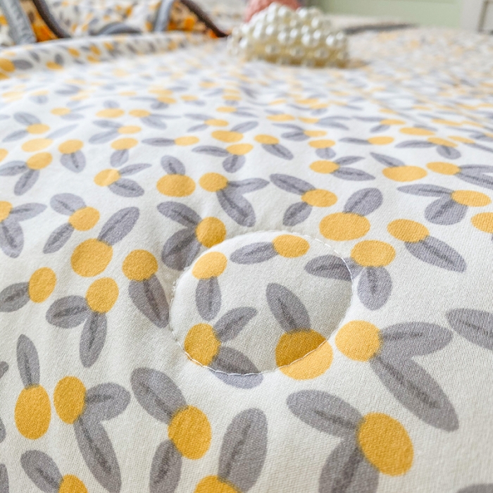 91家纺网 家纺一手货源 找家纺 梦享生活家居 2022新款针织棉卡通大豆夏被 春语