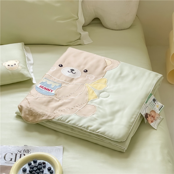 91家纺网 家纺一手货源 找家纺 星野 2022新款绣花儿童夏被-呆呆熊