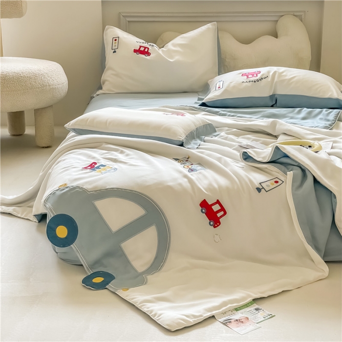 91家纺网 家纺一手货源 找家纺 星野 2022新款绣花儿童夏被-嘟嘟车