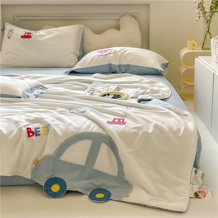 91家纺网 家纺一手货源 找家纺 星野 2022新款绣花儿童夏被-嘟嘟车