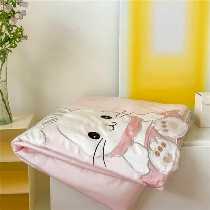 91家纺网 家纺一手货源 找家纺 星野 2022新款绣花儿童夏被-可可兔