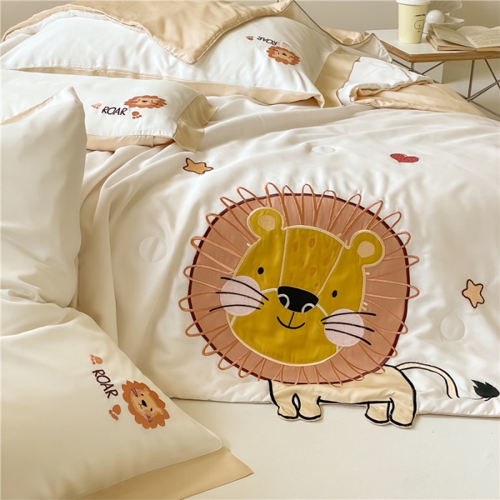 91家纺网 家纺一手货源 找家纺 星野 2022新款绣花儿童夏被-萌萌狮