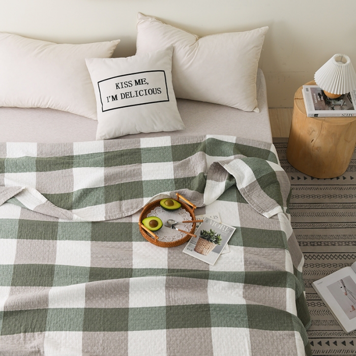 91家纺网 家纺一手货源 找家纺 雯雨 2022新款无印风纱布毛巾被夏被直播 复古大格绿