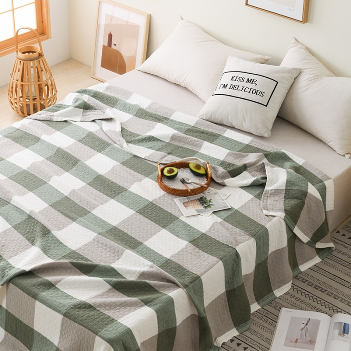 91家纺网 家纺一手货源 找家纺 雯雨 2022新款无印风纱布毛巾被夏被直播 复古大格绿