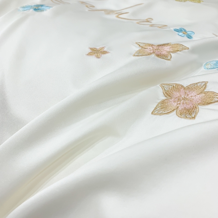 91家纺网 家纺一手货源 找家纺 安妮家居 2022新款水洗真丝刺绣四件套-花漾 白色