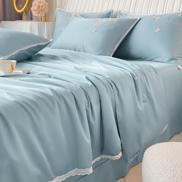 91家纺网 家纺一手货源 找家纺 安妮家居 2022新款水洗真丝夏被四件套 蕾丝浅蓝