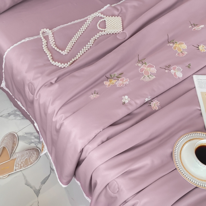 91家纺网 家纺一手货源 找家纺 安妮家居 2022新款水洗真丝夏被四件套 蕾丝浅紫