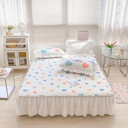 91家纺网 家纺一手货源 找家纺 佰亿莱 2024新款韩版床裙款乳胶凉席三件套 彩色爱心